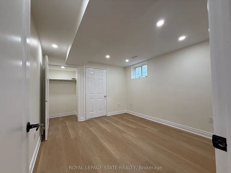 4 Waterside Dr #LOWER — Photo 10