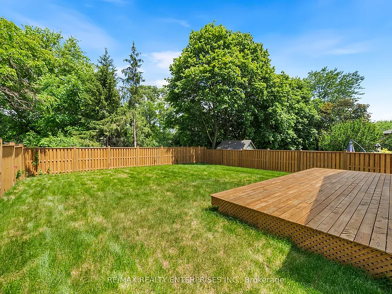 1495 Thetford Ct — Photo 38
