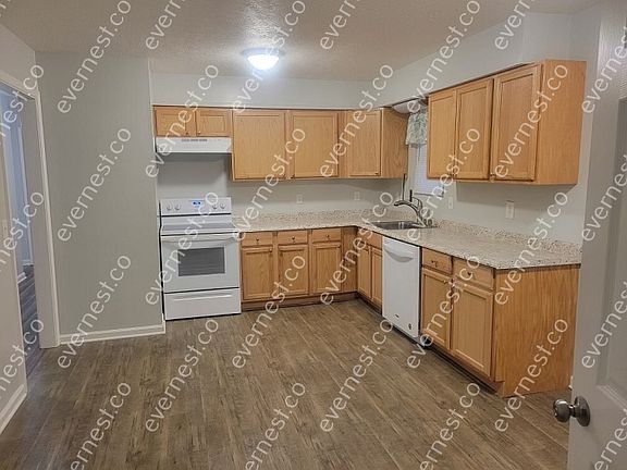 3rd image of 3862 Crickett Ln