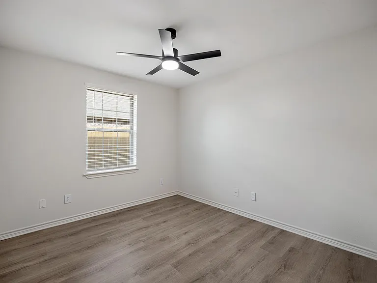 6806 County Road 1215 — Photo 20