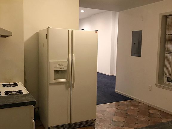4th image of 1919 Wallace St APT A