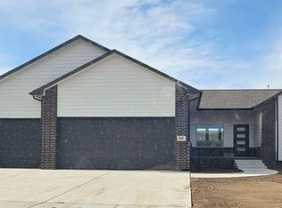 1903 S Lynnrae St, Wichita, KS 67207