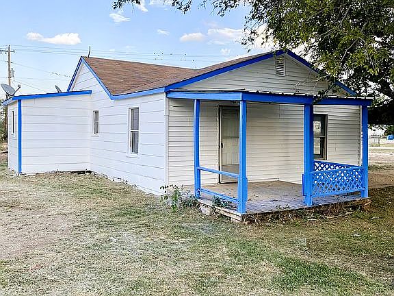 3rd image of 902 Stuart Ave