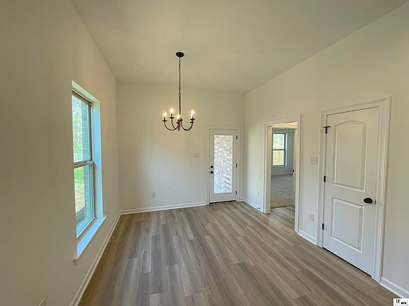 4th image of 209 Briar Hollow Dr