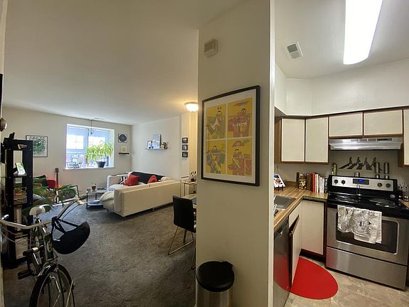 2nd image of 610 S American St APT 1