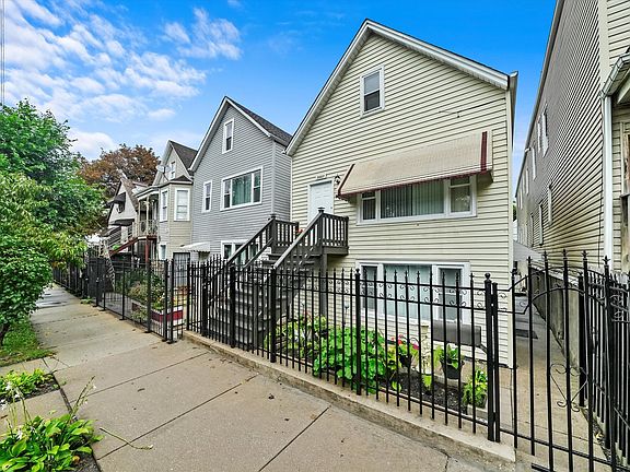 3rd image of 5007 S Damen Ave