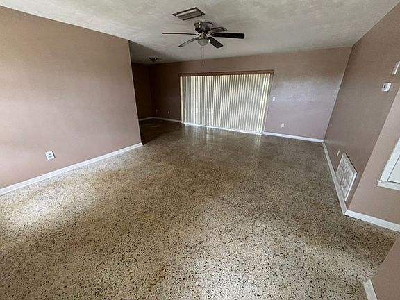 3rd image of 1080 Edgehill Ave