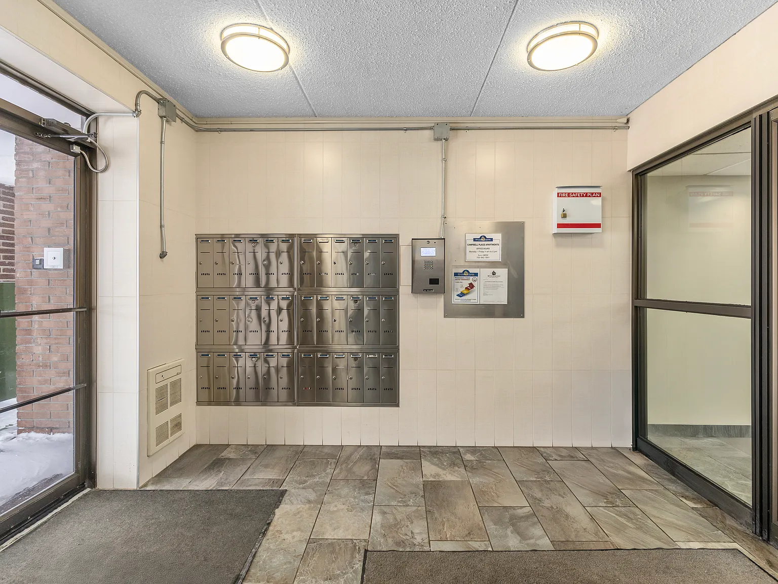Campbell Place Apartments - Choose your rent level - Call for Details - All utilities — Photo 4