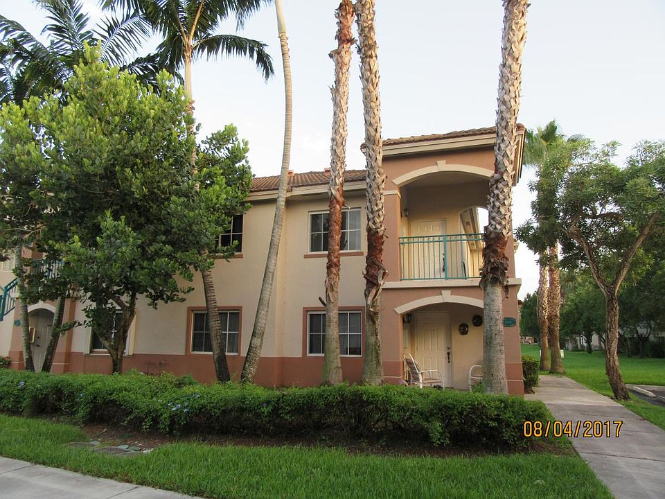 1st image of 1250 SE 29th St Unit 206