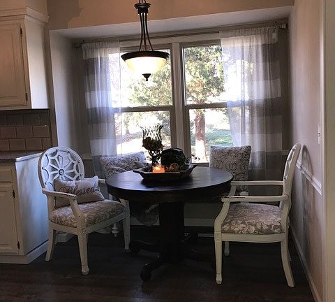 Quaint breakfast nook