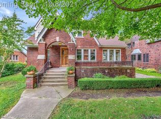 862 Barrington Rd, Grosse Pointe Park, MI 48230