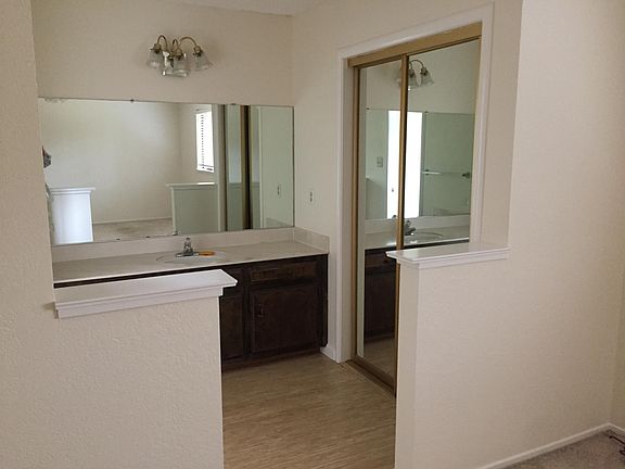 4th image of 6040 Kifisia Way