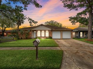 2530 Colonial Ridge Dr, Friendswood, TX 77546
