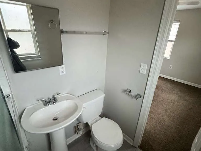 201 Chandler Dr #33C — Photo 2