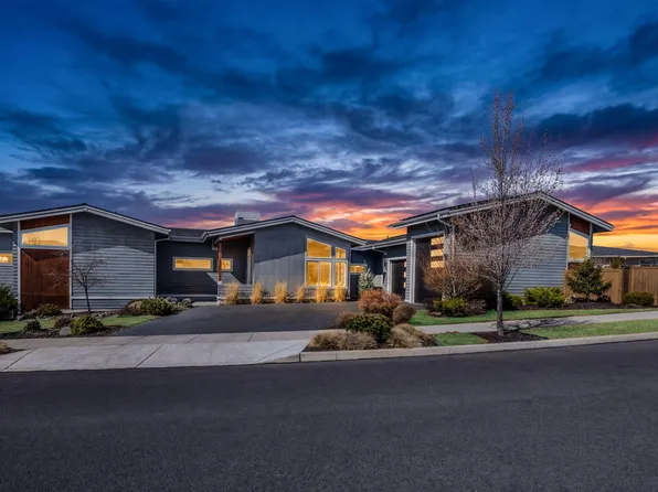 3759 SW 45th St, Redmond, OR 97756