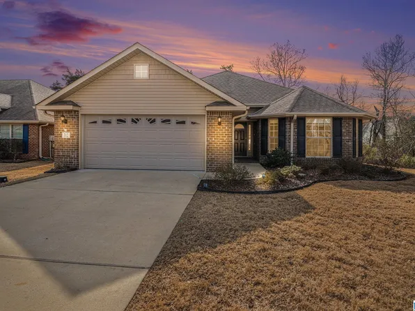 312 Golden Meadows Pl, Alabaster, AL 35007