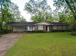 64 Berkshire Dr, Fort Valley, GA 31030