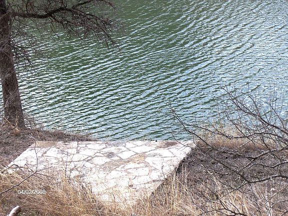 Stone pier to the water!