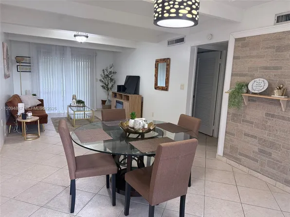 925 Club Cir #925, Lakeshore, FL 33854