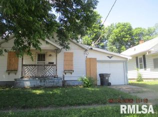807 S 13th St, Pekin, IL 61554