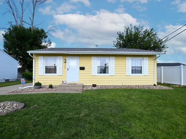5500 Sharon Ln NW, Cedar Rapids, IA 52405
