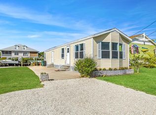613 Sunset Dr, Goodland, FL 34140