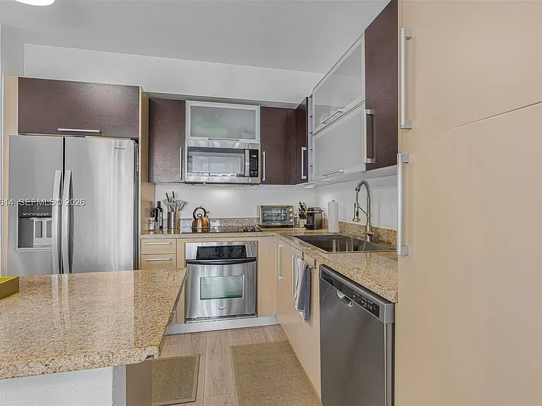 500 NE 29th St #706 — Photo 7