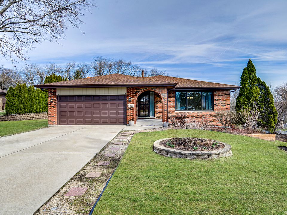 1st image of 15529 Twin Lakes Dr