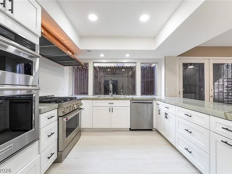 968 Pinehurst Dr — Photo 27