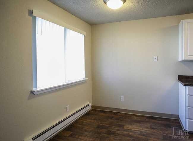 2nd image of 16515 B St E APT 6