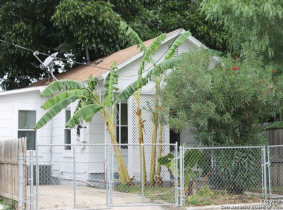 3rd image of 409 N Colorado St