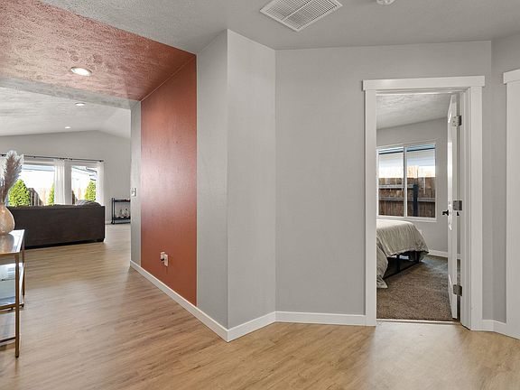 3rd image of 4423 E Mount Baldy Ln