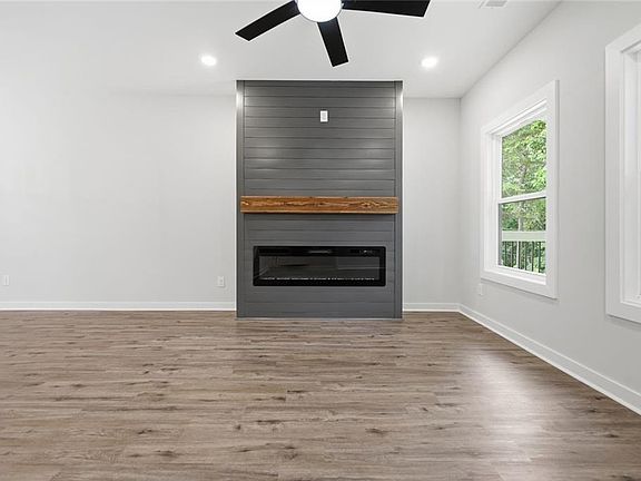 5th image of 1862 Watauga Dr