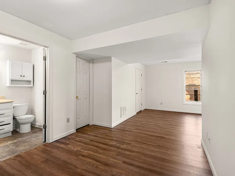 4966 Sherman Oaks Dr — Photo 20