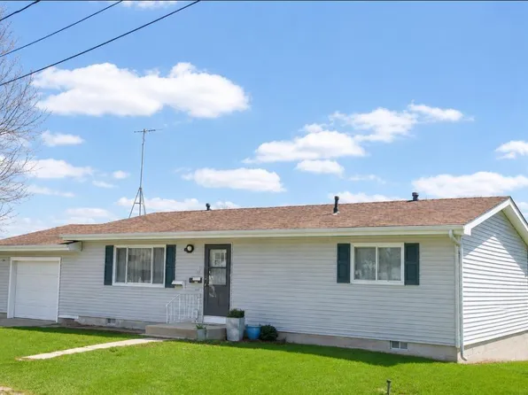 700 7th St, Gladbrook, IA 50635
