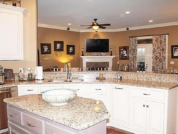Kitchen 4