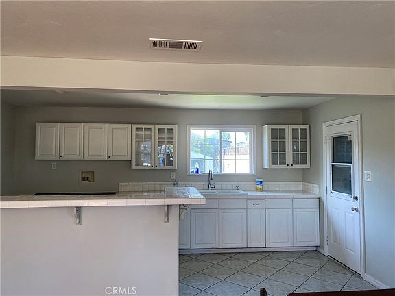 2nd image of 1133 Aldgate Ave