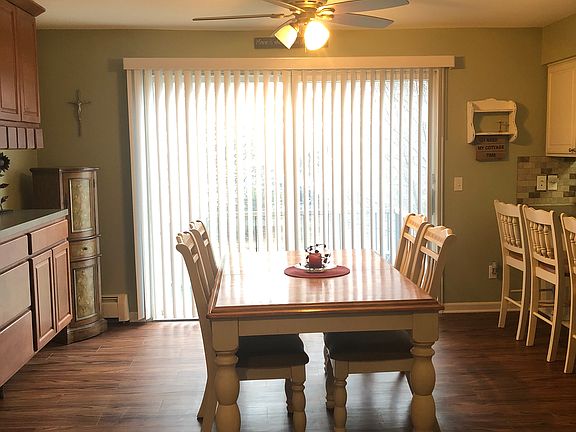 3rd image of 454 Barkwood Dr NW