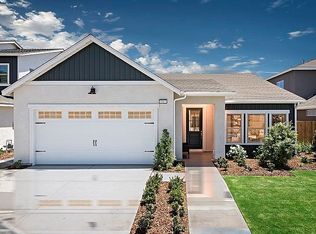 9013 Pine Breeze Ln, Shafter, CA 93263