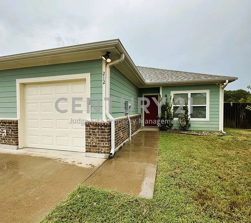 212 Lasso Cir