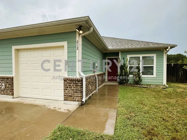 212 Lasso Ct, Kemp, TX 75143