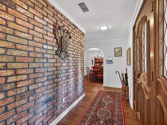 5th image of 9204 Rhett Cir