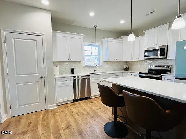 201 E Sillinger Dr — Photo 7