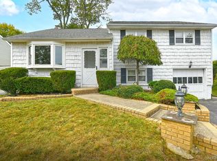 42 Amherst Dr, Massapequa, NY 11758