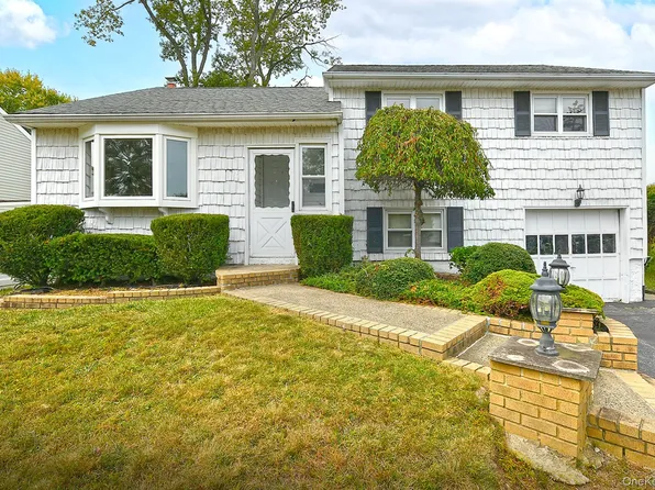 42 Amherst Drive, Massapequa, NY 11758