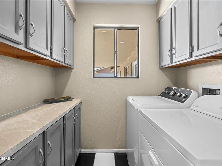 1235 W 12th Pl — Photo 15