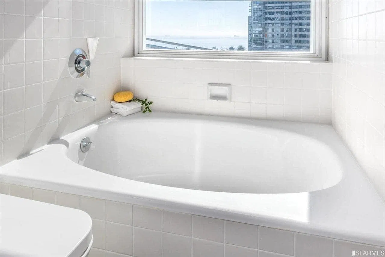 1 bed, 795 sqft, $6,100 — Photo 2