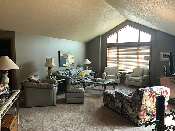 3rd image of 15516 Harbor Dr