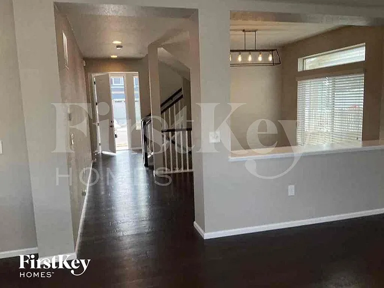 17985 E 107th Pl — Photo 3