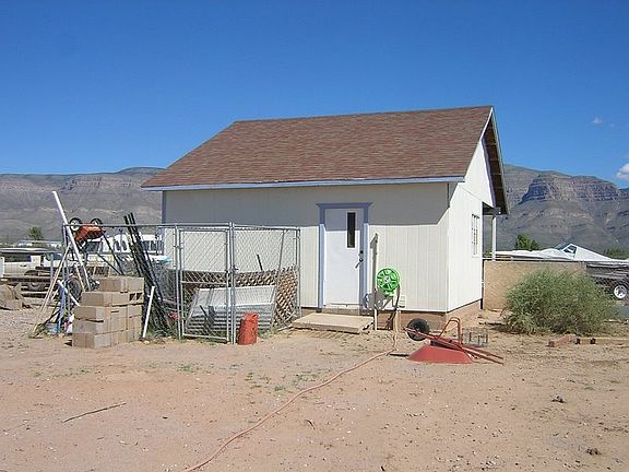 Side entry to garage